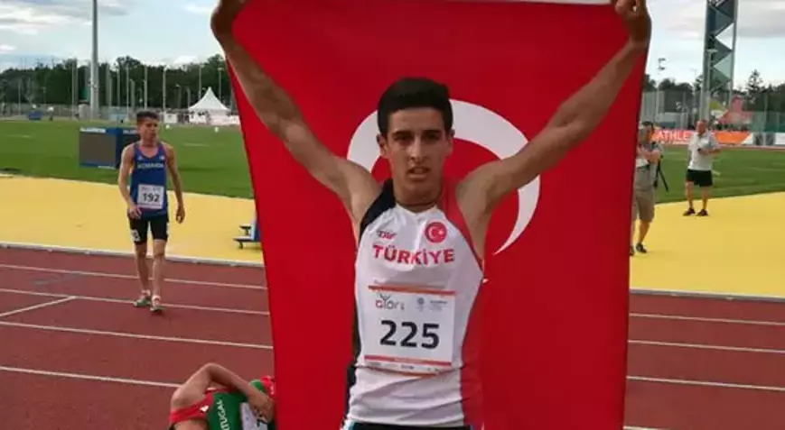 Mehmet Çelik’ten 1500 metrede gümüş madalya