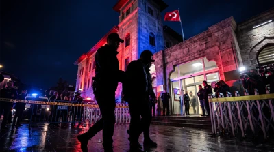 Menderes Belediye Başkanı İlkay &Ccedil;i&ccedil;ek G&ouml;zaltına Alındı, Partisinden Kesin İhra&ccedil; Talebi Geldi