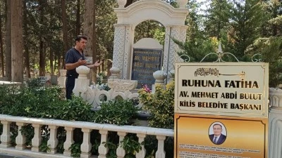 Merhum Abdi Bulut&rsquo;u Mezarında Ziyaret Ettik