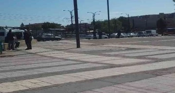 MEYDANDA UNUTULAN ÇANTA BOMBA PANİĞİNE NEDEN OLDU