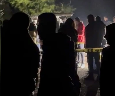 Mezarlıkta park halindeki ara&ccedil;ta iki gen&ccedil; &ouml;l&uuml; bulundu