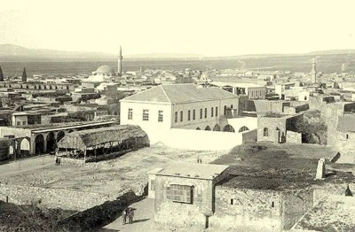Mimari dokusu, bitişik nizam cumbalı evleri ile eski Kilis