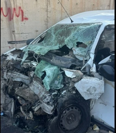 Minibüs ile hafif ticari araç çarpıştı: 11 yaralı