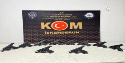Minibüste ruhsatsız tabanca ele geçirildi