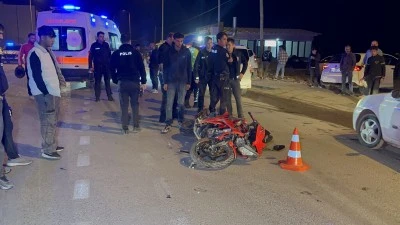 Motosiklet ile Otomobil Kafa Kafaya Geldi