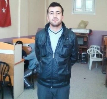 MOTOSİKLETİN ÇARPTIĞI ADAM HAYATINI KAYBETTİ