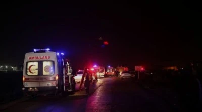 Mültecileri taşıyan otomobilin nehre devrilmesi sonucu 9 kişi yaralandı