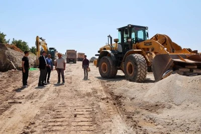 Musabeyli&rsquo;de İstinat Duvarı Y&uuml;kseliyor Vali Kalaylı &Ccedil;alışmaları Yerinde İnceledi