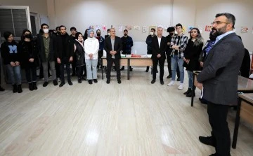 ÖĞRENCİLER RESİMLİ MEKTUPLARI GAZİANTEP KAHRAMANLARI İÇİN YAPTILAR