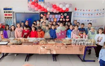 Öğrencilerden yerli malı haftası etkinliği