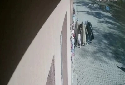 Öğretmenler Heimlich manevrasıyla 3 yaş çocuğu kurtardı