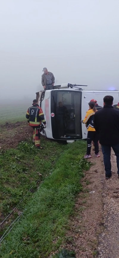 Okul servisi kaza yaptı: 8 öğrenci hastaneye kaldırıldı