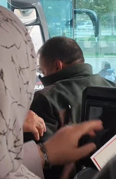 Otobüste yumruklu kavga: “Kızıma nasıl bağırırsın” diyerek saldırdı