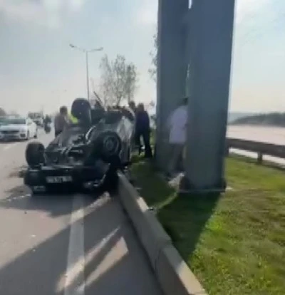 Otomobil refüje çarpıp takla attı: 1 yaralı