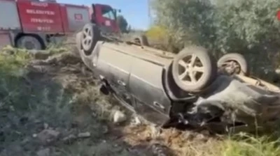 Otomobil şarampole yuvarlandı: Anne ve 5 yaşındaki çocuğu yaralı