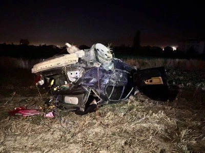 Otomobil yoldan savruldu, takla attı: 2 yaralı