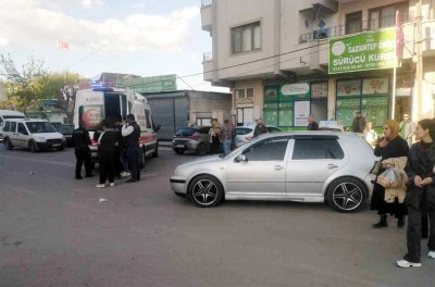 Otomobile çarpan motosiklet sürücüsü yaralandı