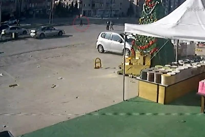 Otomobilin Çarptığı Yaşlı Kadın Ağır Yaralandı: Kaza Anı Kamerada