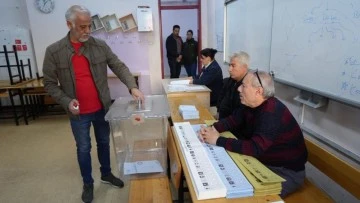 Oy kullanma işlemi başladı