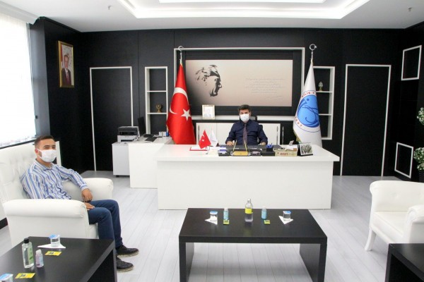 ÖZKELEŞ, REKTÖR KARACOŞKUN'LA GÖRÜŞTÜ