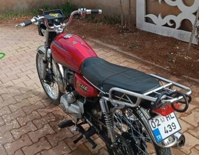Park halinde motosiklet çalındı