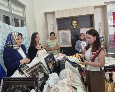 Polateli&rsquo;de Kadınlardan Muhteşem Sergi