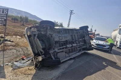 Polateli Kavşağı’nda Trafik Kazası: 4 Yaralı