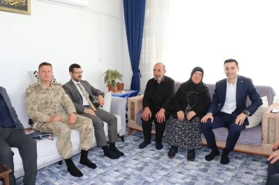 Polateli Kaymakanı Kaya&rsquo;dan Şehit Annelerine Duygulandıran Ziyaret