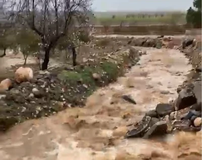 Polateli&rsquo;nde Kuru Dereler Akmaya Başladı