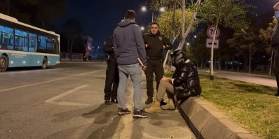 Refüjde hareketsiz bulunan kişi hastaneye kaldırıldı