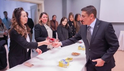 Rekt&ouml;r Akman Kadınlar ve &Ouml;ğrencilerle Buluştu