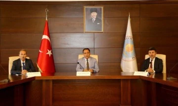 Rektör Karacoşkun, Bingöl Üniversitesi’nde “2022 Yılı Dış İlişkiler Koordinatörlüğü Değerlendirme Toplantısı”na katıldı