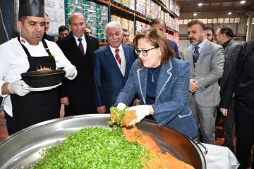 Şahin, Kadooğlu’nda nergislerle karşılandı