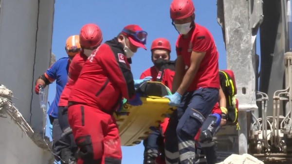 ŞAHİNBEY BELEDİYESİ'NDEN GERÇEĞİ ARATMAYAN DEPREM TATBİKATI