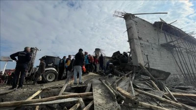 Şanlıurfa şaşırtmadı! Bir katlı bina çöktü 2 usta öldü