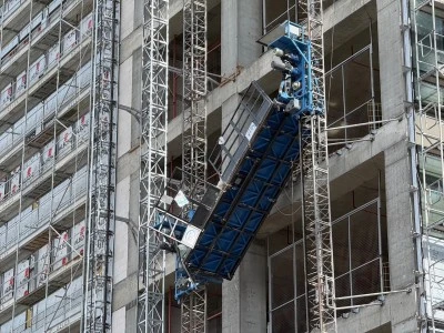 Şantiyede Yük Asansörü Kazası: 8 İşçi Yaralandı