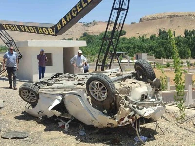 Şarampole yuvarlanan otomobil hurdaya döndü: 1 ölü, 1 yaralı