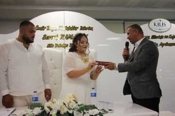 Sena &amp; Sefer çiftinin nikah akdi yapıldı 