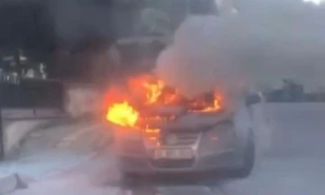 Seyir halindeki araçlar alev alev yandı