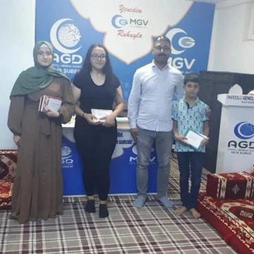 Siyeri Nebi Yarışmasında Gençler Ödüllerini aldı