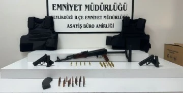 Şok operasyon evde kalaşnikof ele geçirildi