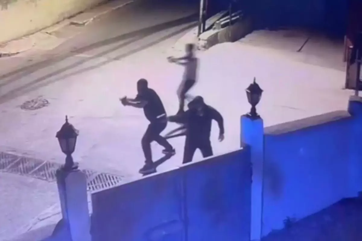Sokak ortasında Mermi yağdırdılar! 19 yaşındaki Genç vuruldu!