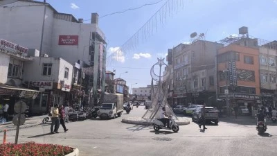 Sokaklarda v&uuml;cudunu teşhir edenler i&ccedil;in kanun varmış