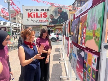 Sosyal Bilimler Lisesi öğrencilerinden resim sergisi