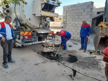SU İŞLERİ MÜDÜRLÜĞÜ EKİPLERİ HARIL HARIL ÇALIŞIYOR