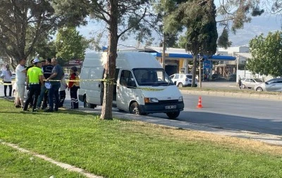 Şüphe üzerine bakılan minibüste ceset şoku!