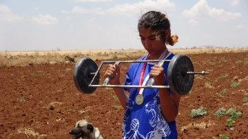Suriye’de savaştan kaçtı, Türkiye'de şampiyonluklar kazandı