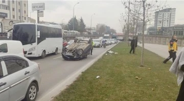 Takla atan araçta bulunan 4 kişi yaralandı