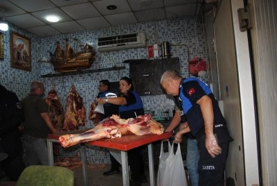 Tamı tamına 1 ton bozuk et ele geçirildi