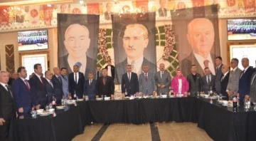 Tanıtım toplantısında davetliler salona sığmadı